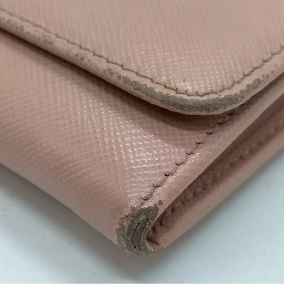 Authentic Preloved Prada wallet on chain - Picture 4 of 10